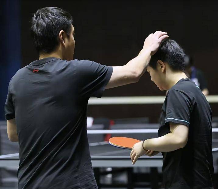 边教练改成了他孙颖莎坦言有他在很安心PG麻将胡了2此次印度亚锦赛莎莎的场(图4) 边教练改成了他孙颖莎坦言有他在很安心PG麻将胡了2此次印度亚锦赛莎莎的场(图4)